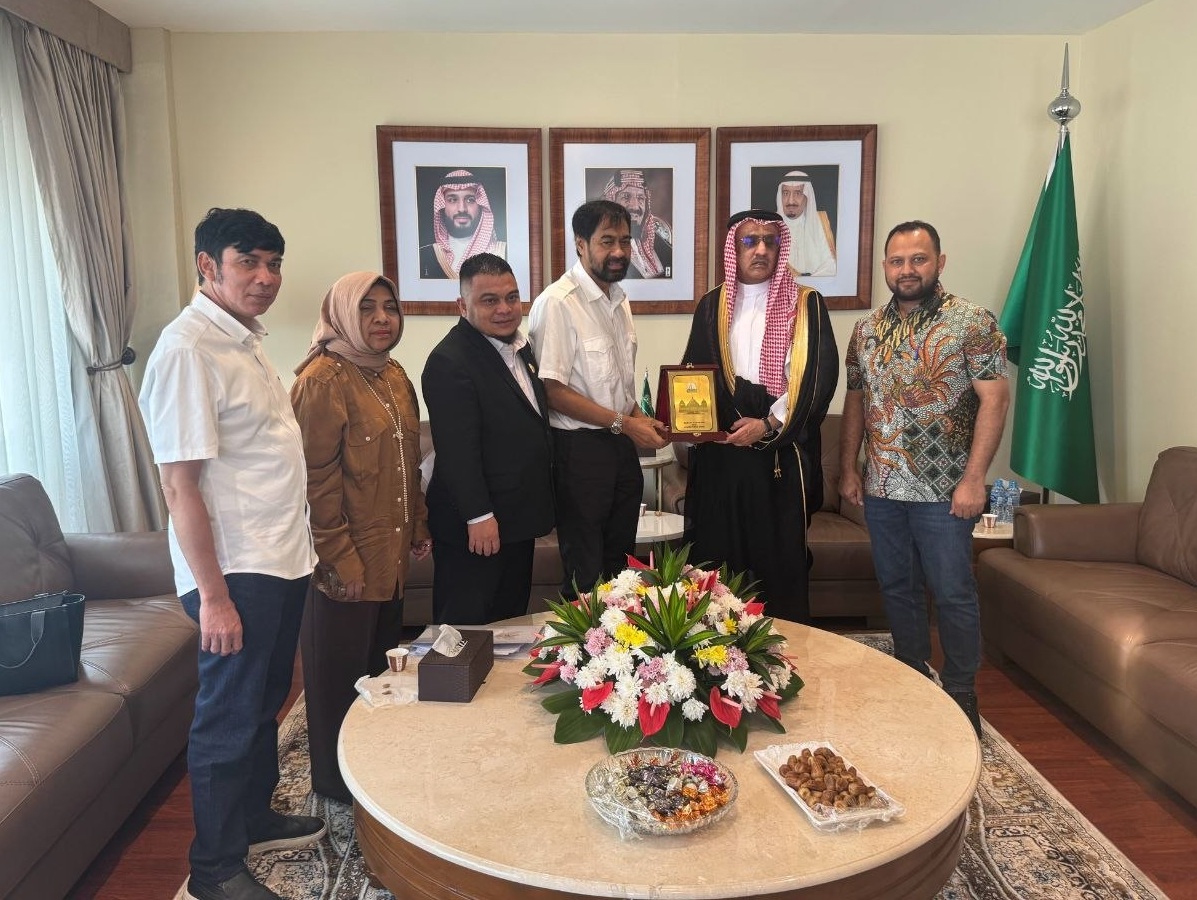 Mualem bertemu Duta Besar Arab Saudi untuk Indonesia Faisal