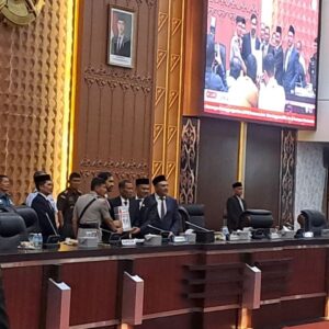 Mualem serahkan LKPJ tahun anggaran 2025 di DPRA