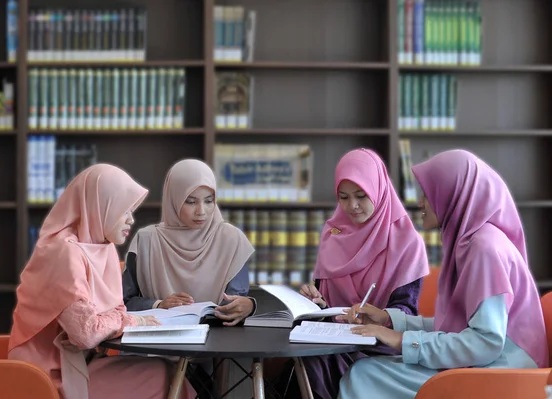 Pelajar muslimah