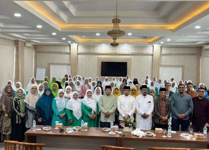 Pengurus Fatayat NU Aceh bersama PWNU