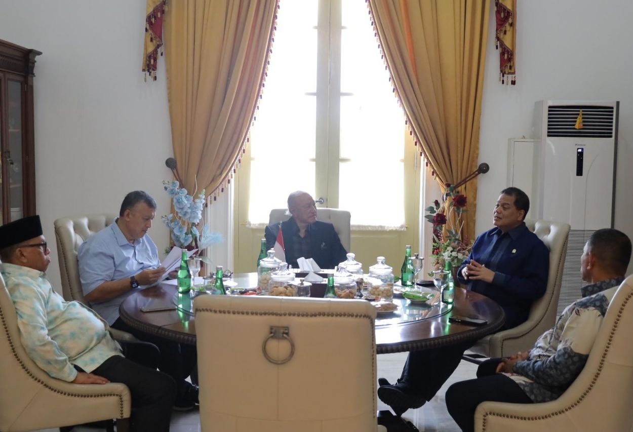 Wali Nanggroe dan Anggota DPR RI Komisi XII Irsan Sosiawan