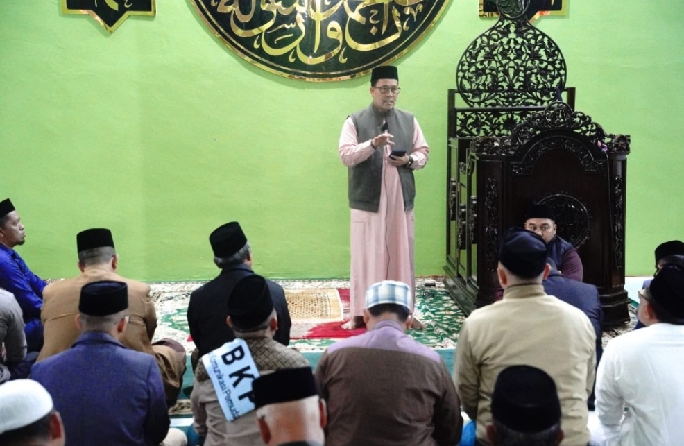 Bupati Haili Shalat Subuh Rabu Berkah