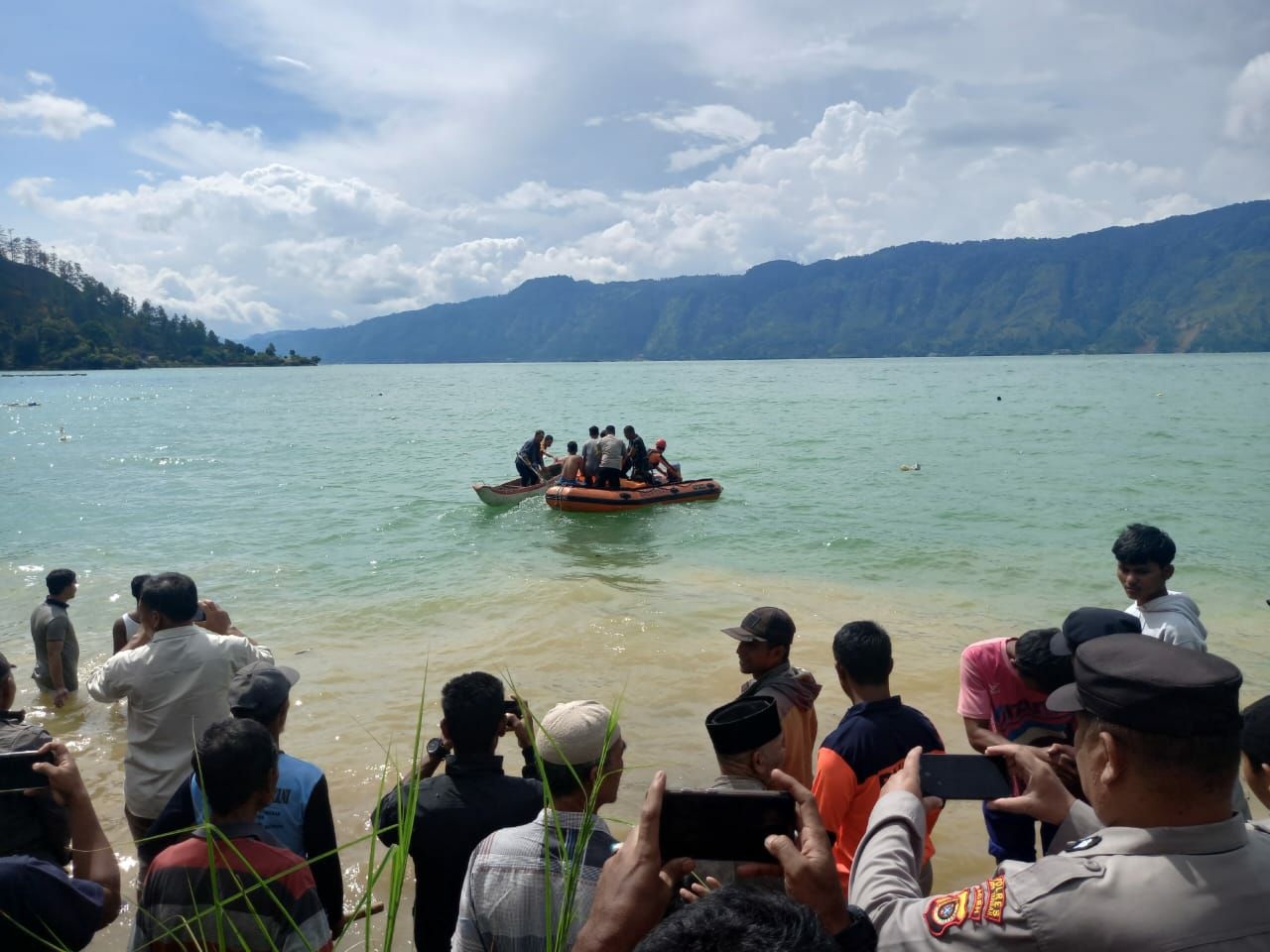 Pencarian korban tenggelam di Danau Lut Tawar