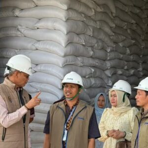 TA Khalid kunjungi Gudang Bulog Ulee Blang Mane