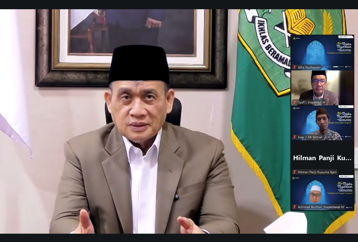 Wamenang Romo Syafii dalam Majelis Mujahadah